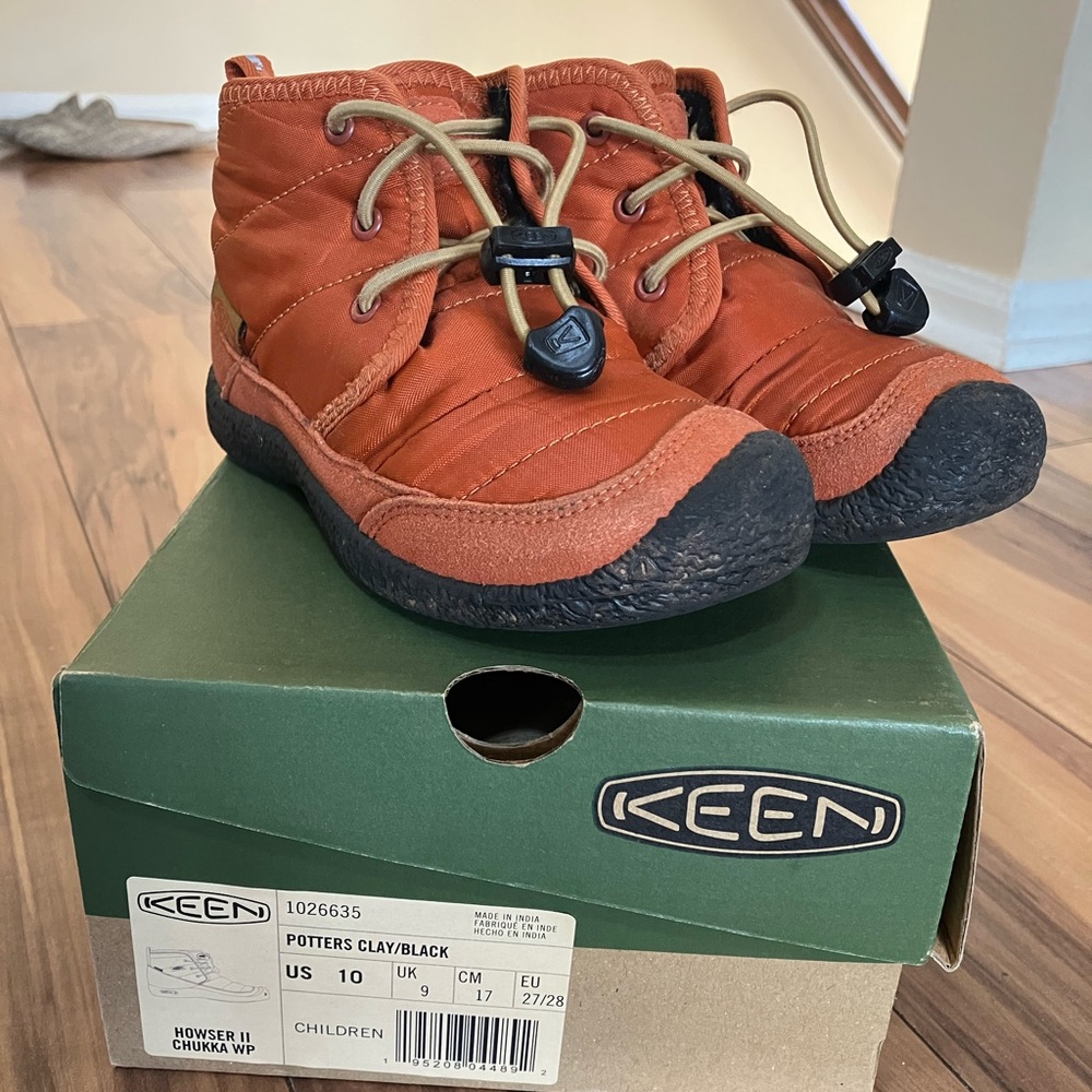 KEEN Kids Chukka WP Boots in Potters Clay/Black